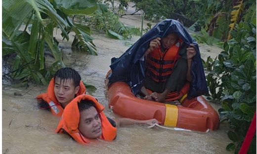 Lực lượng vũ trang Bắc Ninh: Dầm mình trong lũ, vì bình yên của Nhân dân